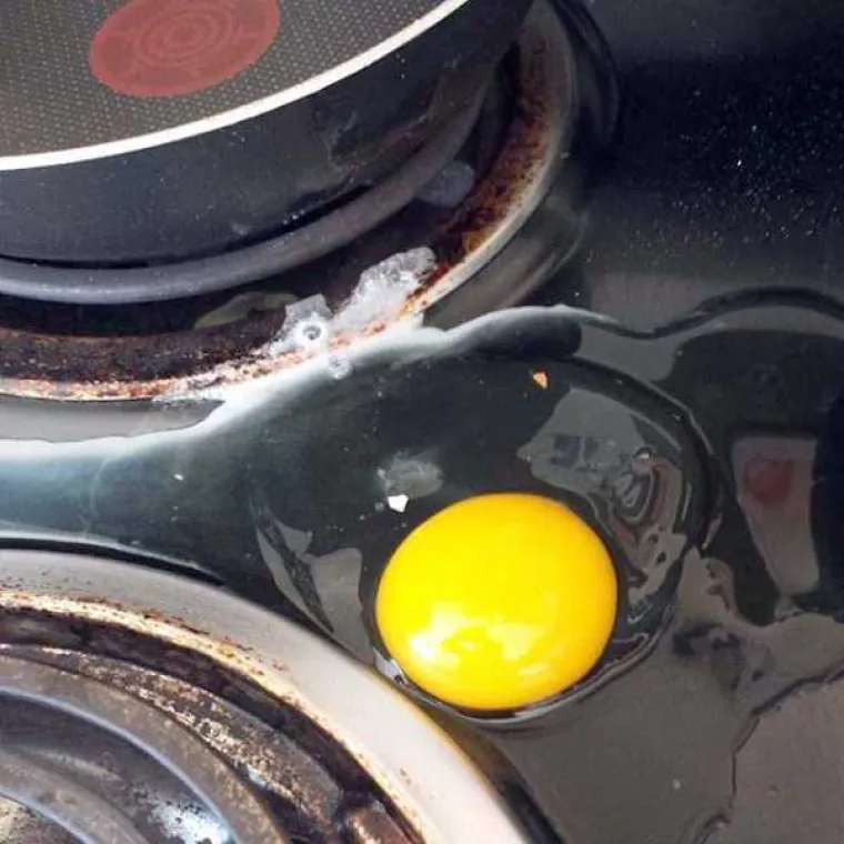 KAD VAS NEĆE I NEĆE: Poderane najlonke možda su znak da trebate ostati doma