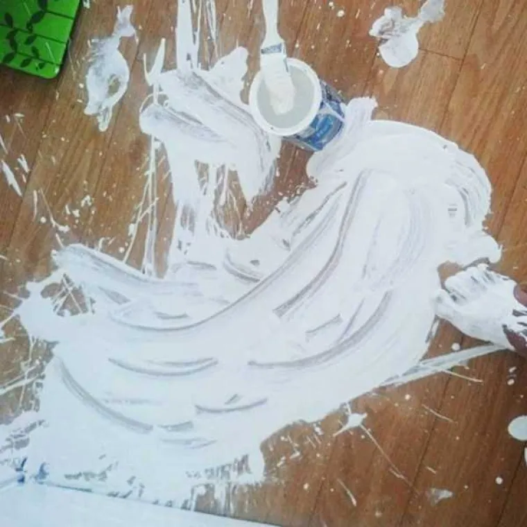 KAD VAS NEĆE I NEĆE: Poderane najlonke možda su znak da trebate ostati doma