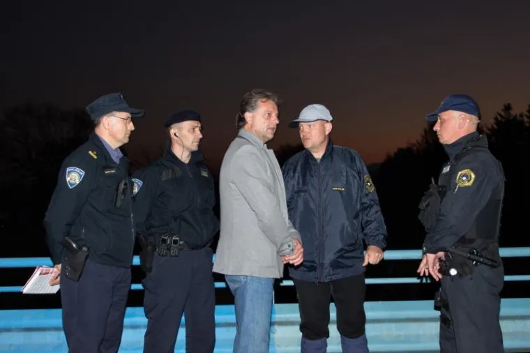 Slovenska policija postavila bodljikavu žicu na granicu s Hrvatskom