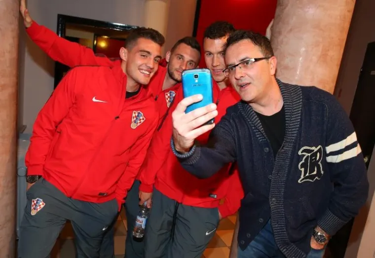 MANDŽO JARANE, MOŽE SELFI: Onaj trenutak kad Vatreni dođu u kazalište