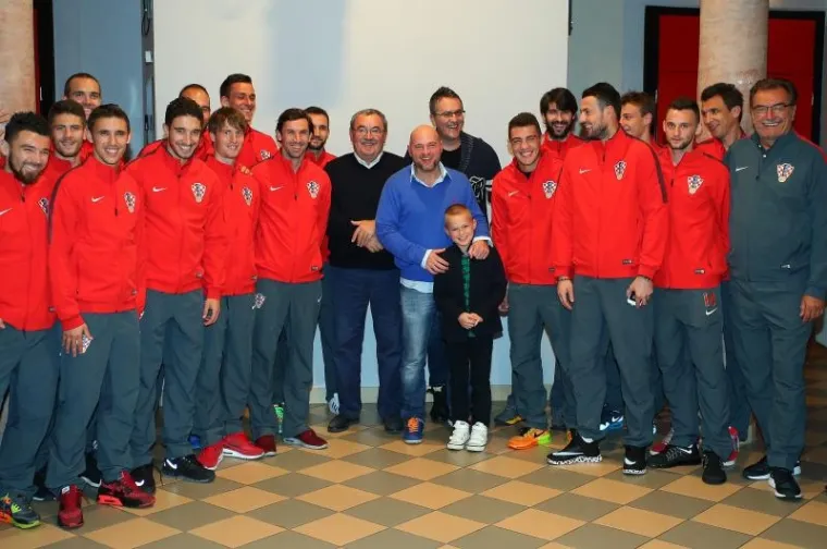 MANDŽO JARANE, MOŽE SELFI: Onaj trenutak kad Vatreni dođu u kazalište