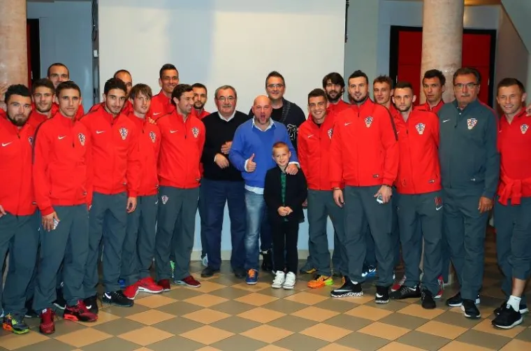 MANDŽO JARANE, MOŽE SELFI: Onaj trenutak kad Vatreni dođu u kazalište