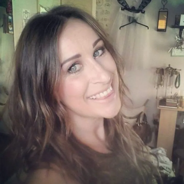 Svega 20 minuta nakon &scaron;to su se na&scaron;li, mu&scaron;karac ju je pozvao kod sebe u stan kako bi joj skuhao večeru. Nagovarao ju je svježim namirnicama koje mu upravo dostavljaju. Kada ga je odbila, rekao je da mora ići pokupiti dostavu i to je bio kraj spoja.