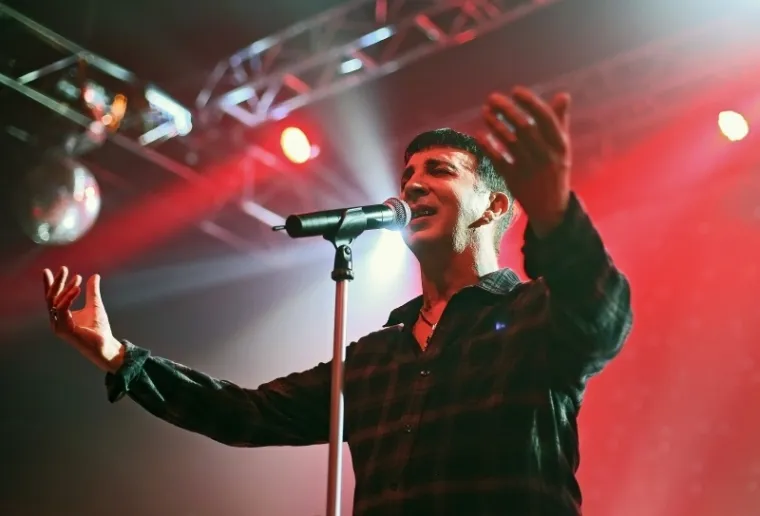 Evo kako je to izgledalo sinoć na koncertu Marca Almonda