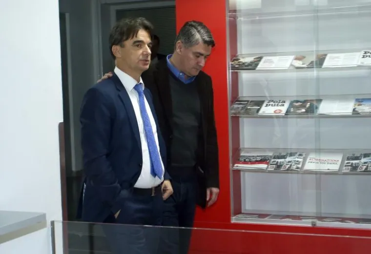 KRENUO LOV NA ZASTUPNIKE: SDP-ovci se okupili u središnjici