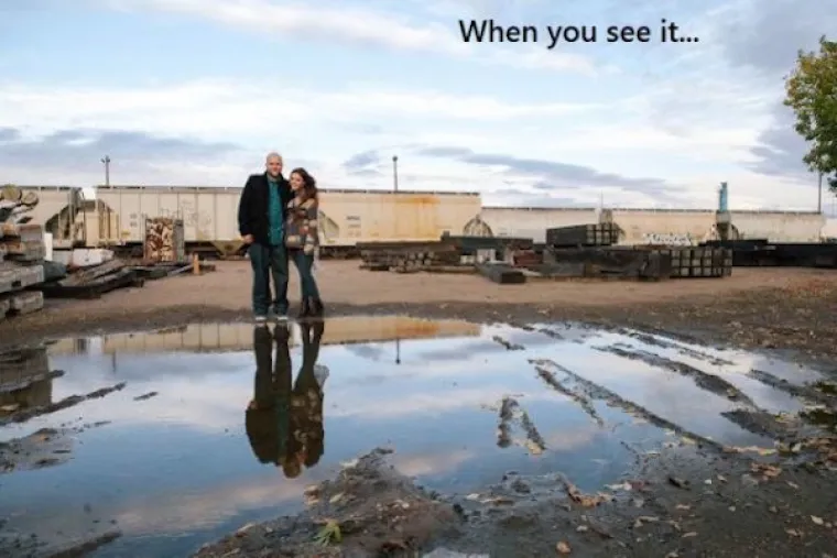 Nije li vam ne&scaron;to čudno u odrazu?