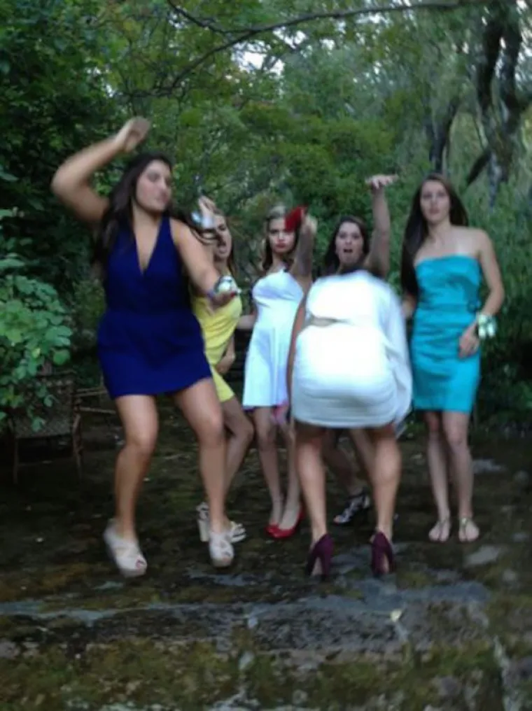 Ne, na slici nije trudnica.