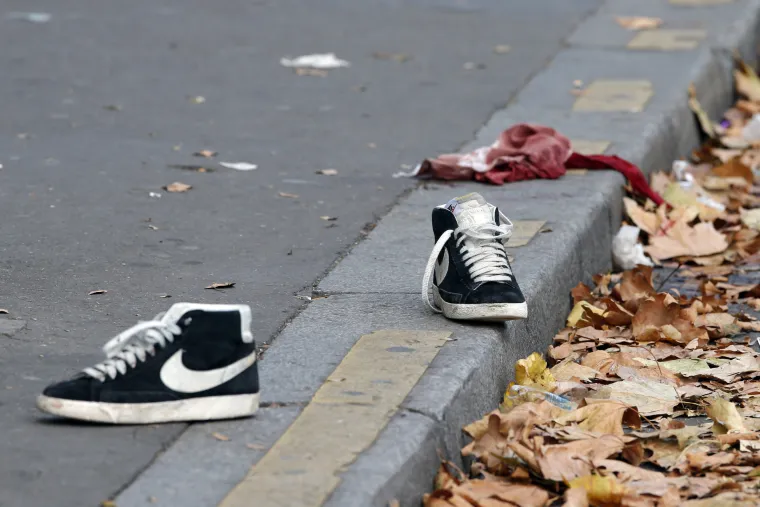 Krv na pari&scaron;kim ulicama stravičan podsjetnik na pokolj koji je u petak navečer izvr&scaron;en u francuskoj prijestolnici