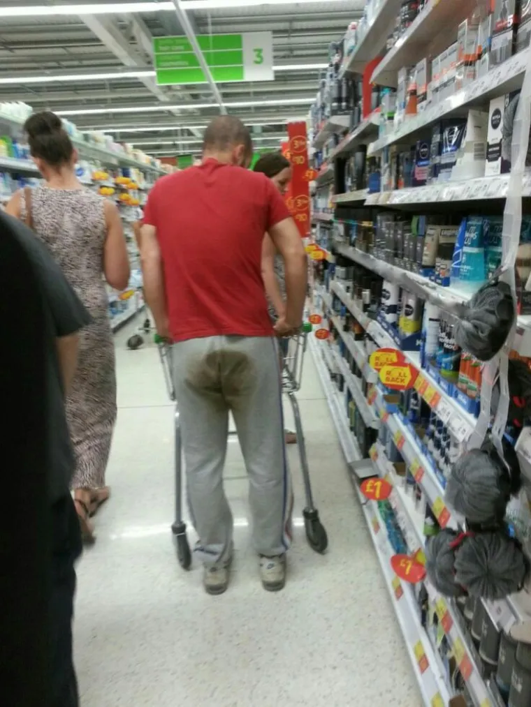 Kažu da je Walmart kontejner za ljude, a iz ovih je slika jasno što pod time misle