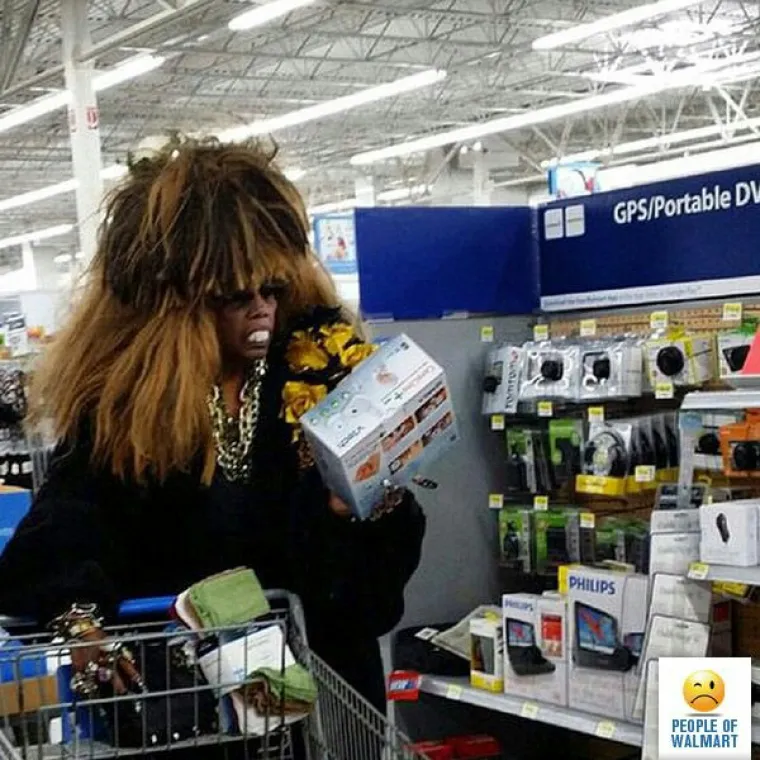 Kažu da je Walmart kontejner za ljude, a iz ovih je slika jasno što pod time misle