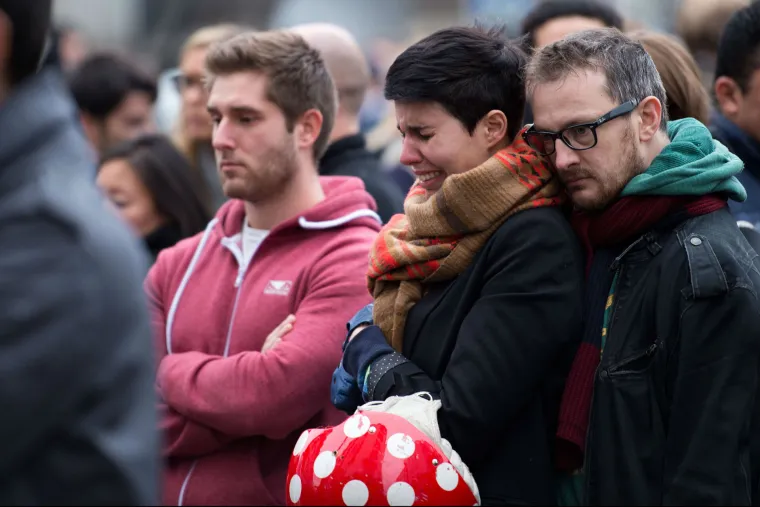 Parižani se opra&scaron;taju od svojih sugrađana koji su poginuli u terorističkom napadu