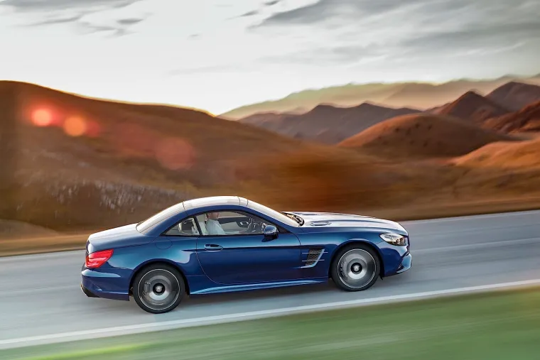 MERCEDESOV PONOS: Evo kako izgledaju novi SL-Class modeli