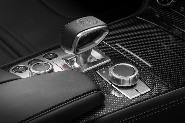 MERCEDESOV PONOS: Evo kako izgledaju novi SL-Class modeli