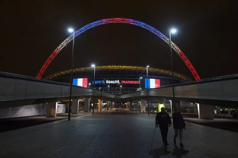 Francuska reprezentacija odradila je sinoć trening na Wembleyu pod punom paskom policije i anti-teroriskičkih jedinica