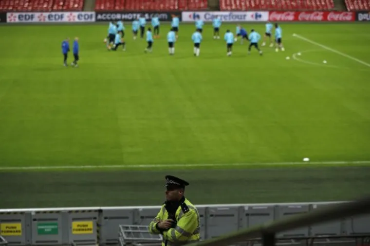 Francuska reprezentacija odradila je sinoć trening na Wembleyu pod punom paskom policije i anti-teroriskičkih jedinica