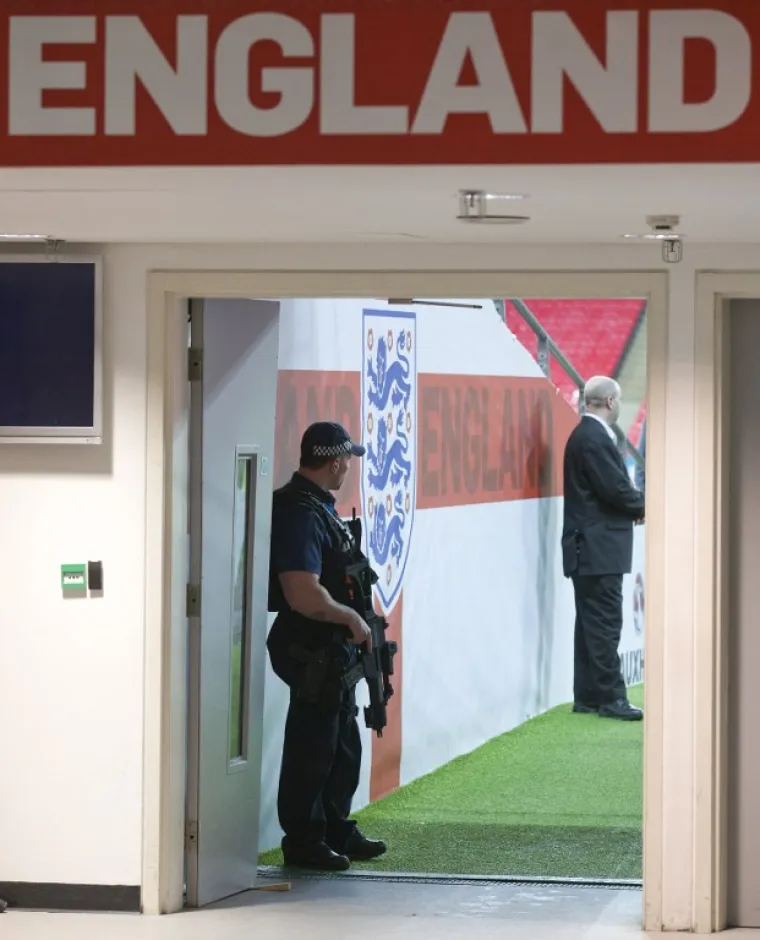 Francuska reprezentacija odradila je sinoć trening na Wembleyu pod punom paskom policije i anti-teroriskičkih jedinica