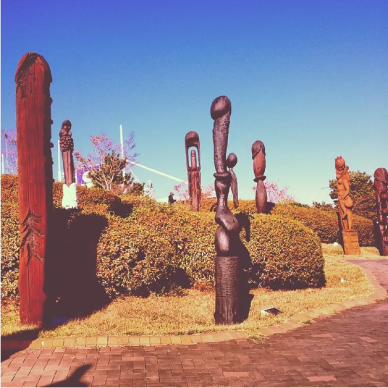 "Nisam znala da erekcija podiže penis prema gore, mislila sam da se samo stvrdne, ali da i dalje visi prema dolje pa mi nije bilo jasno kako seks funkcionira. Dan kada sam se prvi put poseksala bio je revolucionaran"