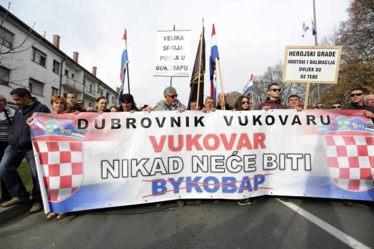 U Koloni sjećanja ove godine 15.000 ljudi odavalo počast palim borcima i civilima