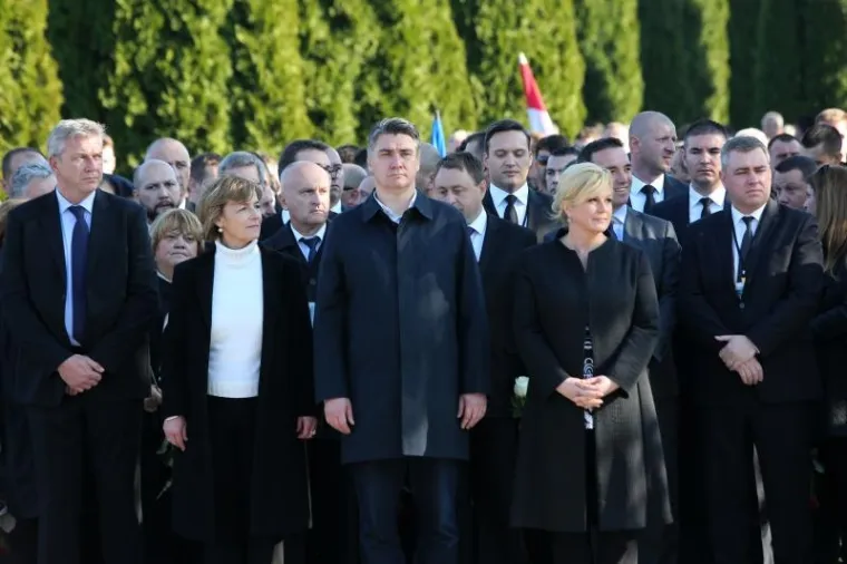 U Koloni sjećanja ove godine 15.000 ljudi odavalo počast palim borcima i civilima