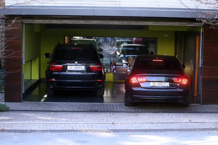 UHIĆENJE MAMIĆA I DRU&Scaron;TVA: PN USKOK u Dinamu i u Mamićevoj kući