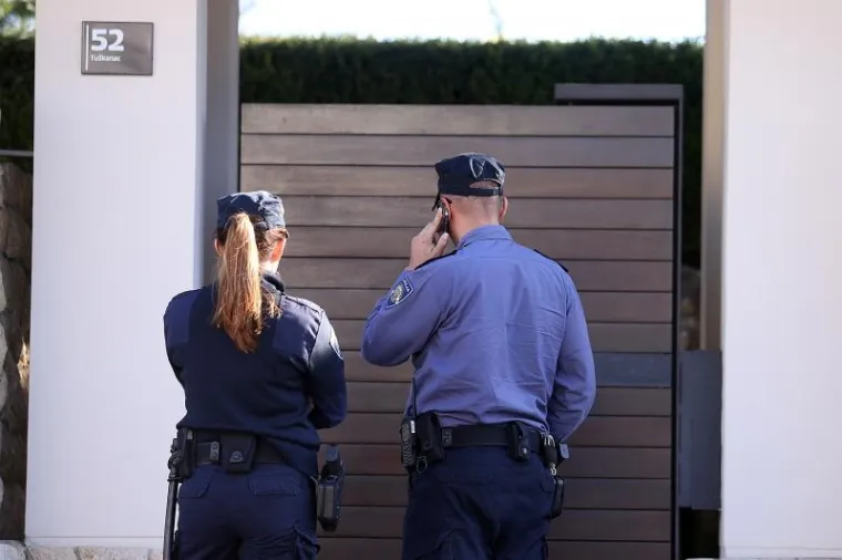 UHIĆENJE MAMIĆA I DRU&Scaron;TVA: PN USKOK u Dinamu i u Mamićevoj kući