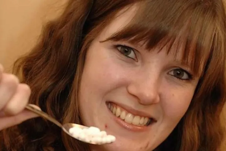 Cura može jesti samo Tic Tac bombone.