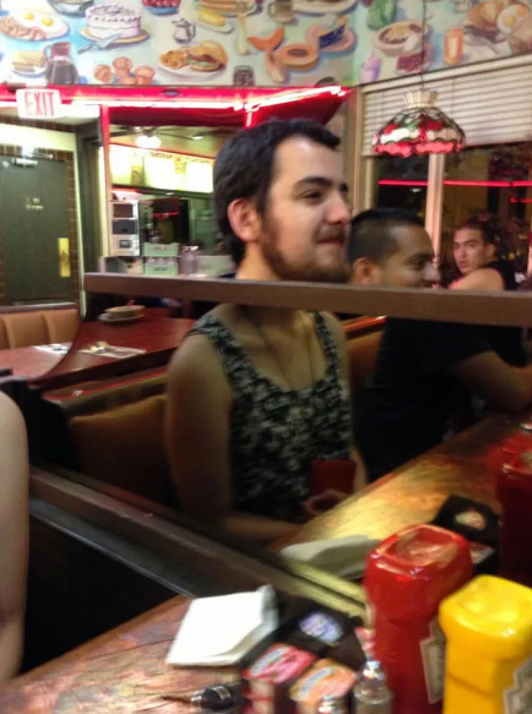 NISU PAZILI: Poku&scaron;ali ispasti face na fotkama, ali odao ih odraz