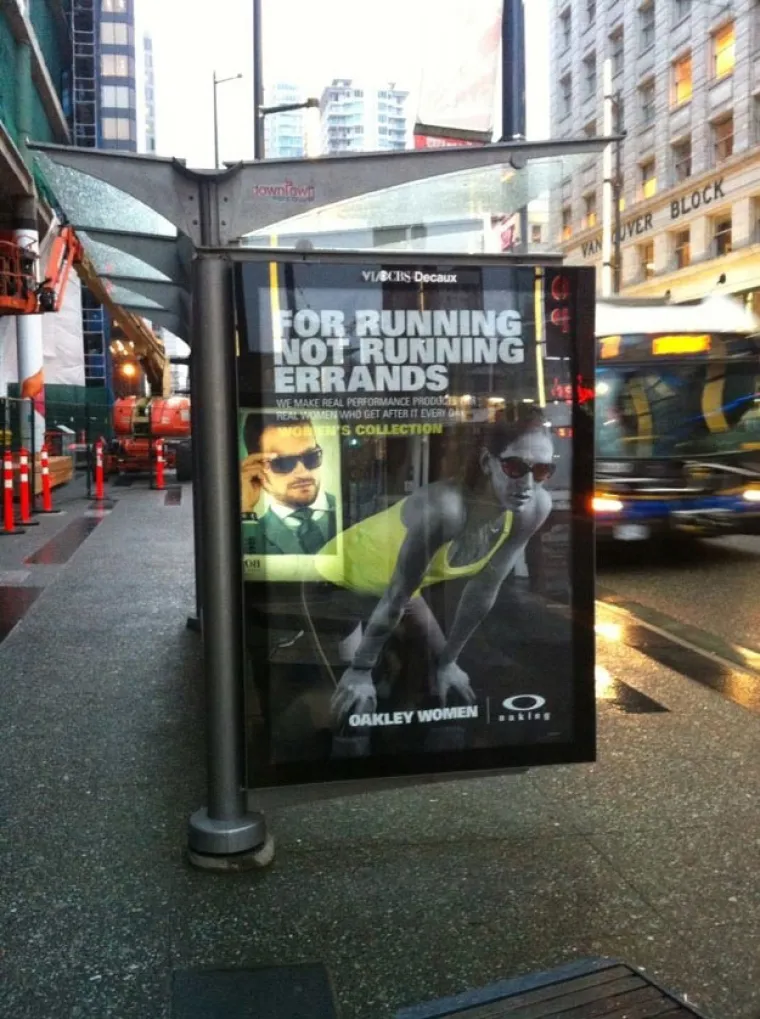 NISU PAZILI: Poku&scaron;ali ispasti face na fotkama, ali odao ih odraz