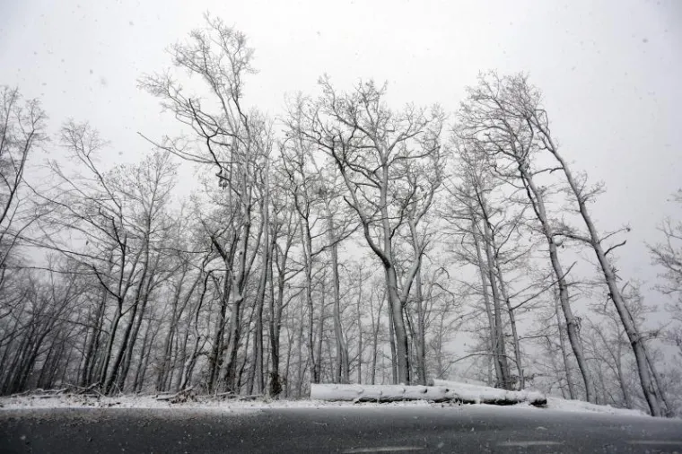 Snijeg zabijelio Hrvatsku, pogledajte fotografije koje nam &scaron;aljete
