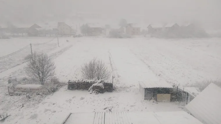 Snijeg zabijelio Hrvatsku, pogledajte fotografije koje nam &scaron;aljete