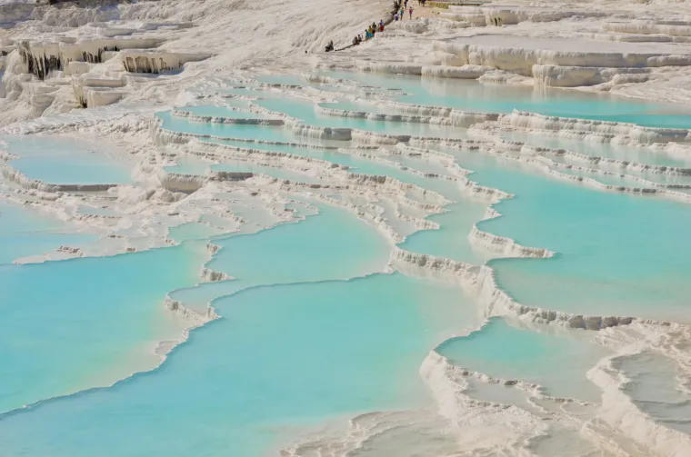 Pamukkale (turski za "Pamučna palača") je kompleks jedinstvenih mineralnih izvora u jugozapadnoj Turskoj.