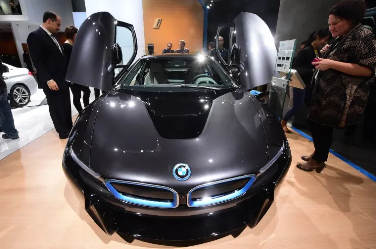 BMW i8 s vratima koja se otvaraju prema gore