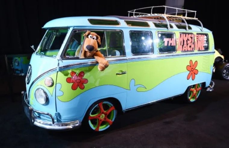 Za &scaron;arolikost karoserija u LA-u osim Fiata pobrinuo se i VW sa Scooby Doo Mystery Machine