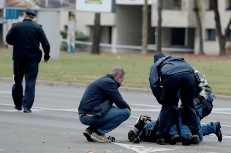 Stradao policajac koji je osiguravao prolazak Joea Bidena