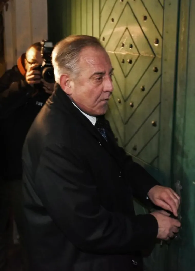 NAKON TRI GODINE: Ćaća se pje&scaron;ke vratio kući