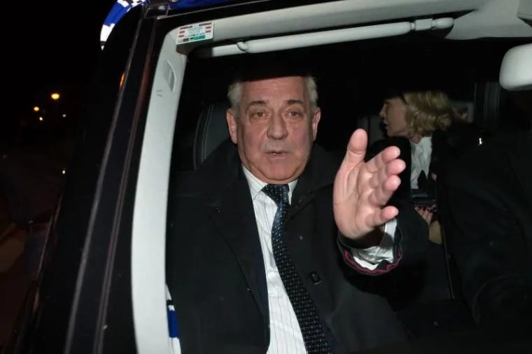 Ivo Sanader, bivši premijer i bivši predsjednik HDZ-a, izašao je u srijedu oko 18 sati iz istražnog zatvora u Remetincu.   Zahvalio se obitelji, prijateljima i  odvjetnicima s kojima je, kako je rekao, nadišao profesionalni odnos koji je izrastao u nešto više.