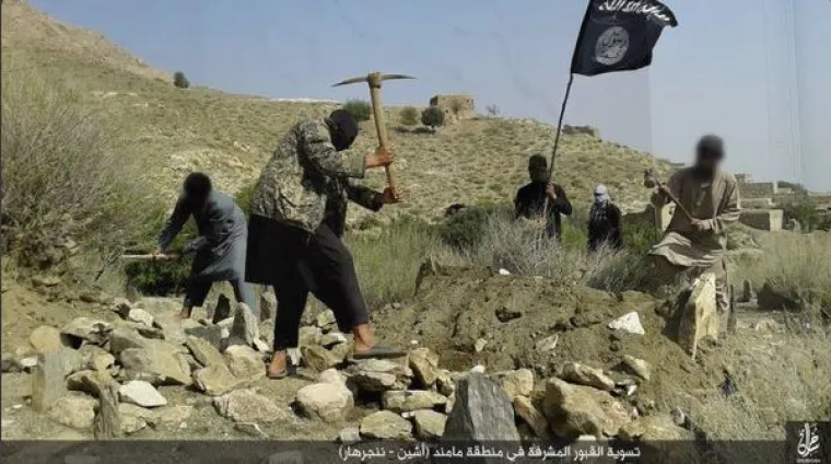 Uni&scaron;tavanje grobova u Afganistanu.