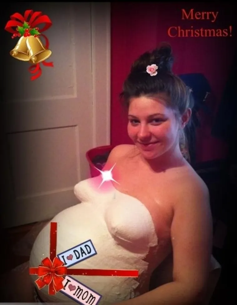 Kada se spoje trudnice, blagdani i neukus, dobiju se ovakve čestitke