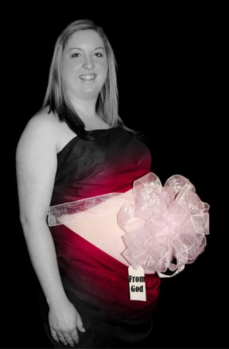 Kada se spoje trudnice, blagdani i neukus, dobiju se ovakve čestitke