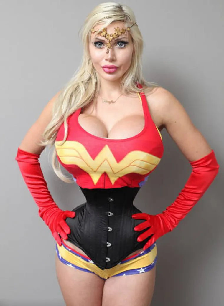 &Scaron;vedska ljepotica potro&scaron;ila 120.000 dolara da bi izgledala... ovako