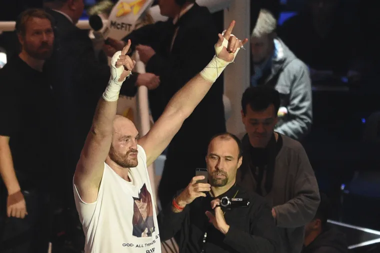 Tyson Fury porazio Klička i postao novi svjetski prvak