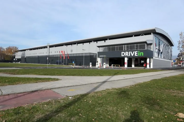 Konzum je u ponedjeljak predstavio novu uslugu Konzum Klik te novootvoreni logistički centar i urede na Zagrebačkoj aveniji, u prostoru nekadašnjeg Getroa