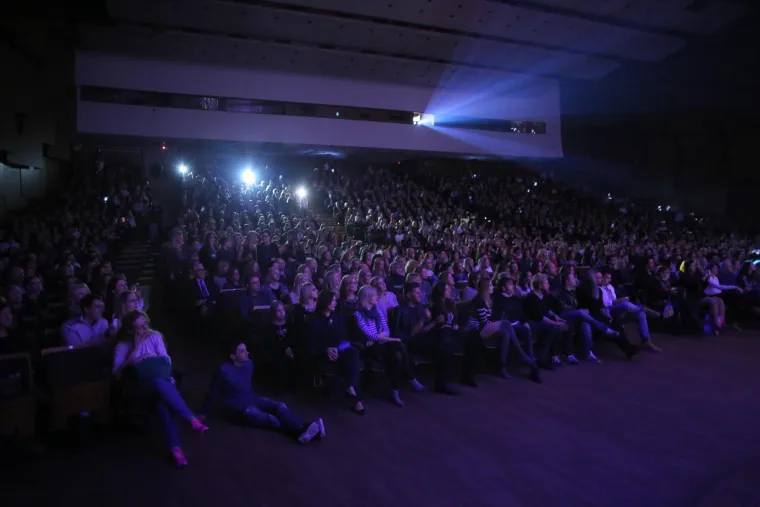 Ninini obožavatelji znaju sve njezine pjesme pa su čitavo vrijeme pjevali usporedno s njom.