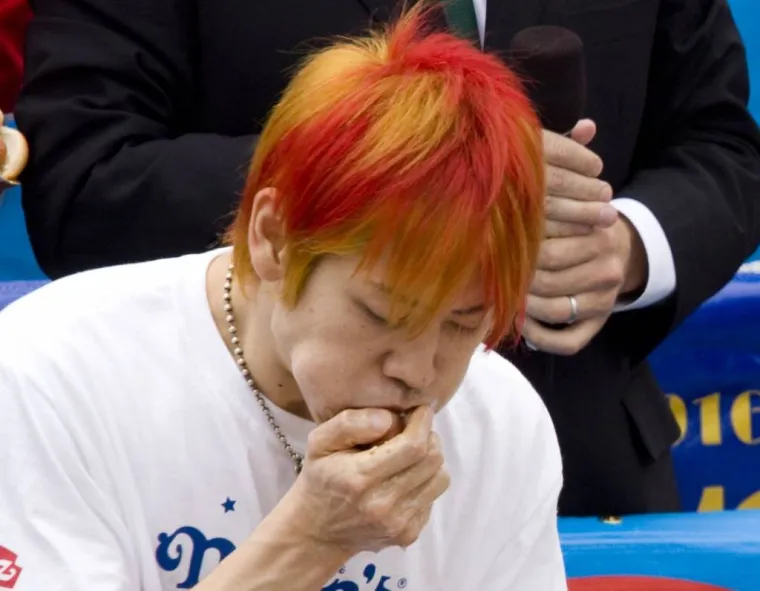 Takeru Kobayashi pojeo je 8 kilograma kravljeg mozga odjednom.