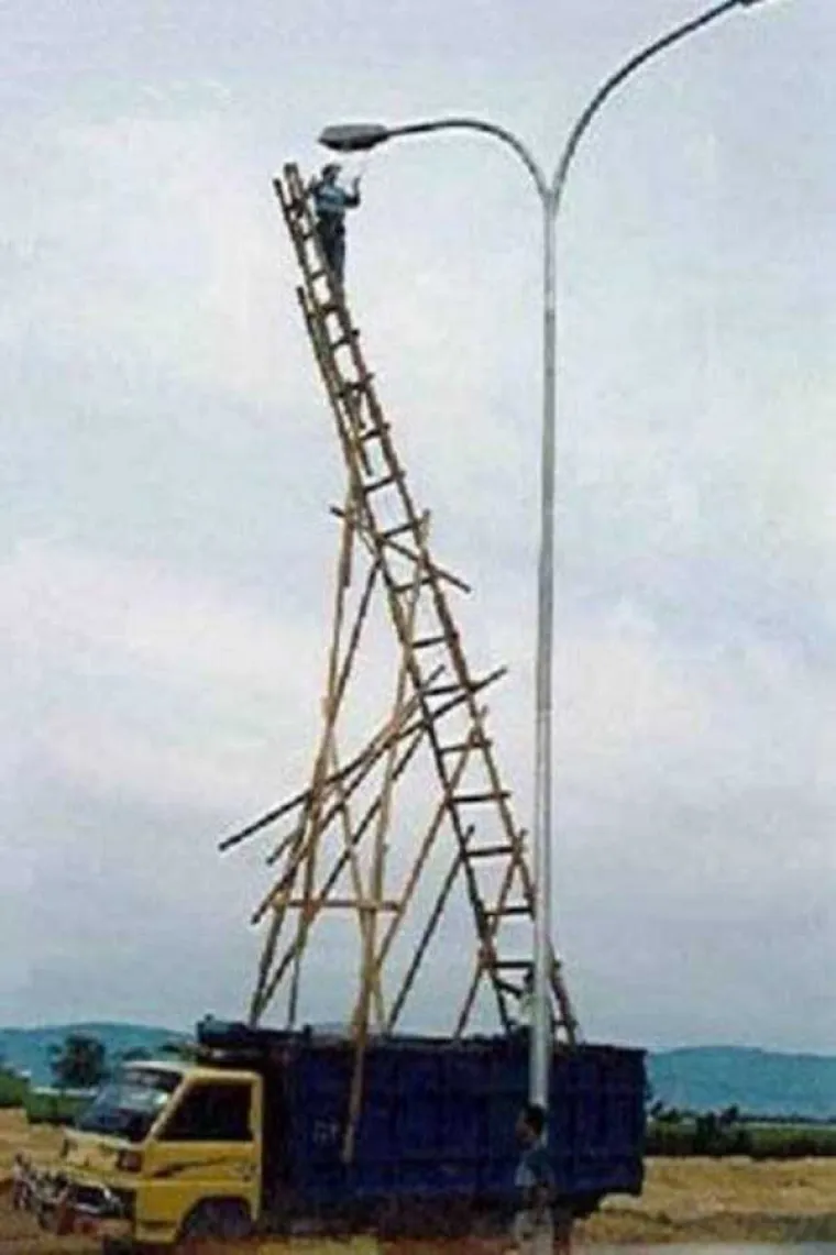 Zbog kakvih sve gluposti ljudi riskiraju život? Te&scaron;ko je povjerovati...