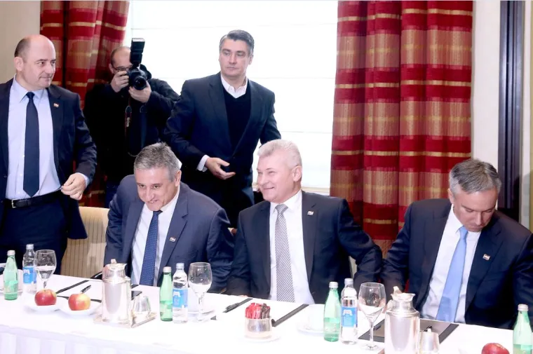 Iznenađujuće srdačan pozdrav Milanovića s Karamarkom i Brkićem