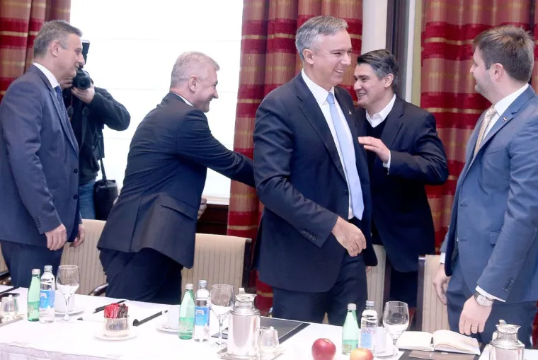 Iznenađujuće srdačan pozdrav Milanovića s Karamarkom i Brkićem