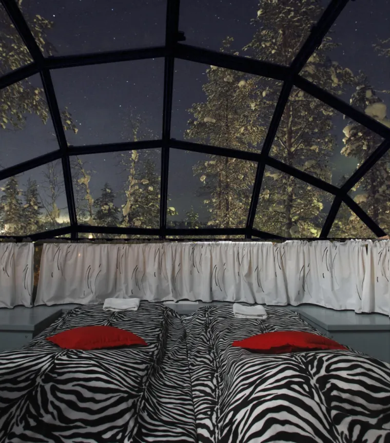 Pogodite koliko ko&scaron;ta noćenje u čarobnom staklenom igluu u Finskoj