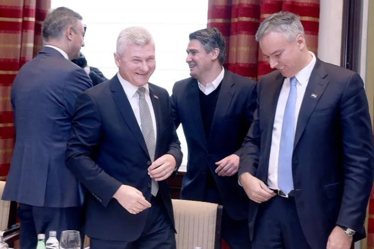 Lideri koji obično pokazuju animozitet jedan prema drugome ovog puta srdačno su se pozdravili.