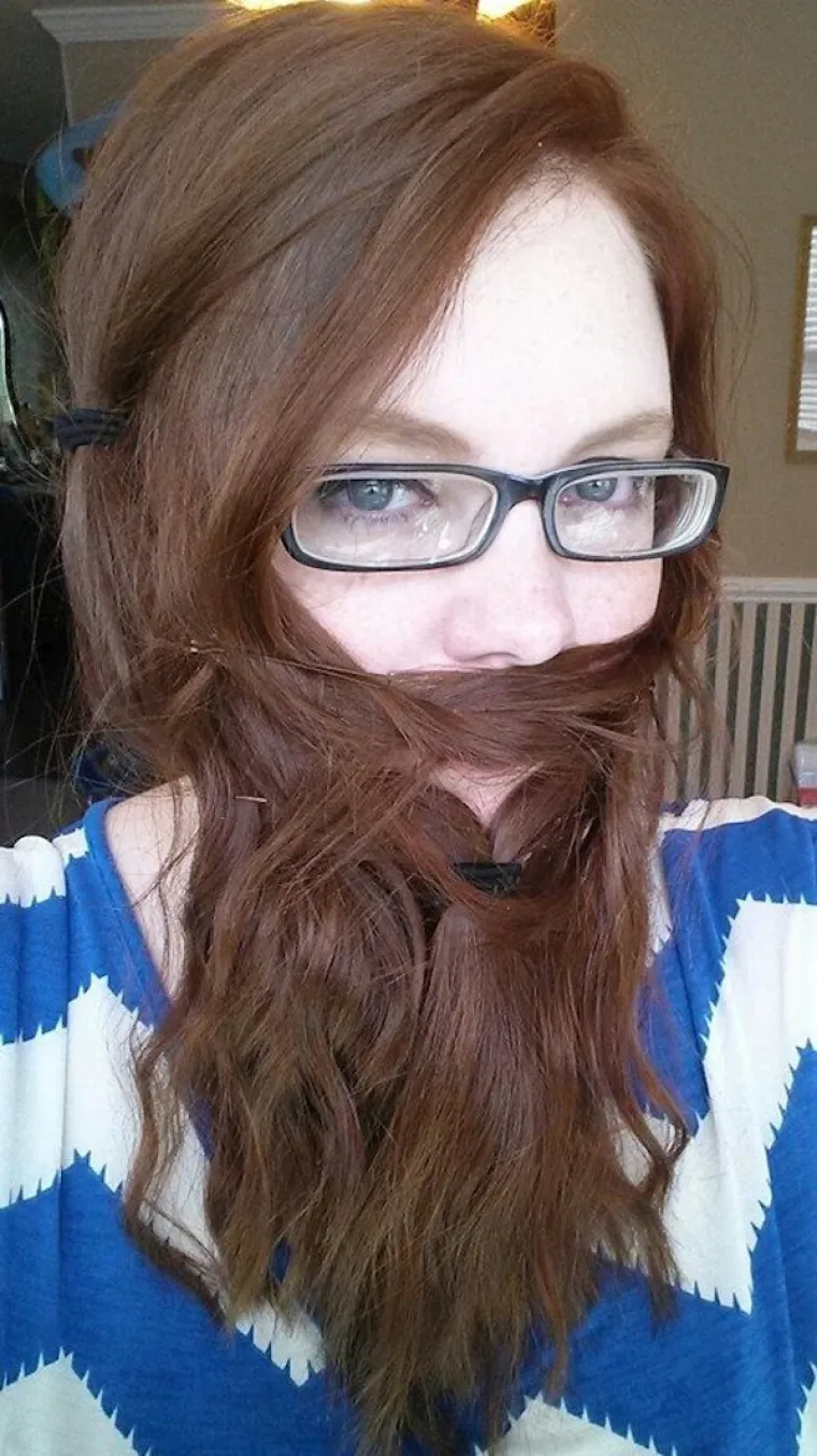 Mu&scaron;ke punđe bile su samo početak, sada imamo i bradate cure!